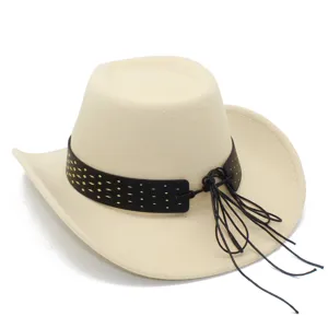 Sombrero de vaquero occidental beige clásico con banda negra decorativa y cordones de flecos.