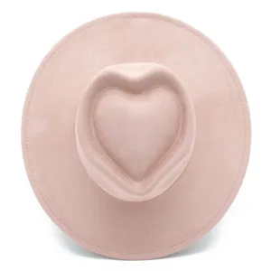 Chapeau rose élégant en suédine à large bord avec couronne en forme de cœur pour femme.