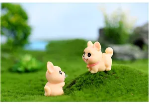 Miniatura di cucciolo in resina per decorazioni di micro paesaggio e display da scrivania.