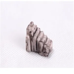 Dettaglio scala in resina tascabile per giardino bonsai fai da te micro paesaggio.