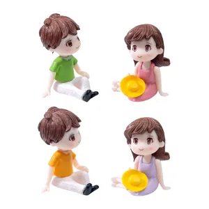 Cute couple miniature resin figurines for micro landscape succulent bonsai craft decoration and display.