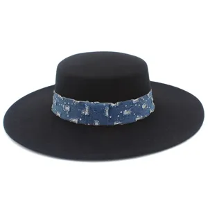 Elegante sombrero fedora negro con banda de mezclilla azul y lentejuelas para mujer.