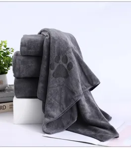 Zachte grijze huisdieren handdoek met pootafdruk, absorberende honden badhanddoek.
