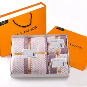 Katoenen koraal fleece handdoek en badhanddoek geschenkset, zacht geruit ontwerp.