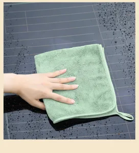 Thickened coral fleece car cleaning towel, highly absorbent microfiber auto washing cloth.