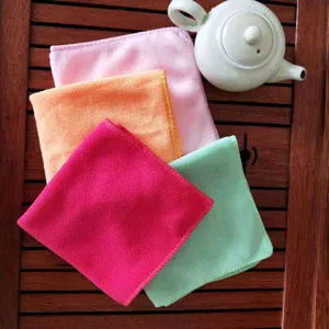 Wholesale microfiber square cleaning towels set, super absorbent and quick drying for home use.