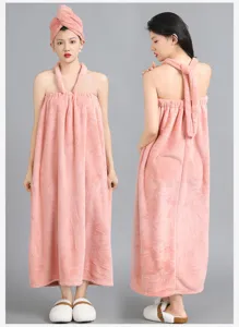 Ensemble de serviette de bain portable en polaire corail rose, longue robe absorbante et douce.
