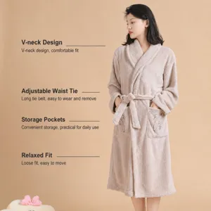 Bata de baño polar para mujer, suave y absorbente con cuello en V, cinturón y prácticos bolsillos.