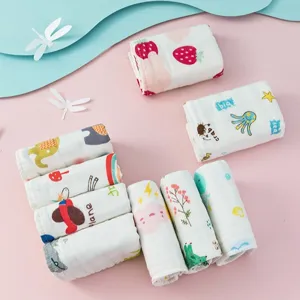 Bonitas toallitas de gasa de algodón de 6 capas para bebés, suaves toallas faciales impresas.