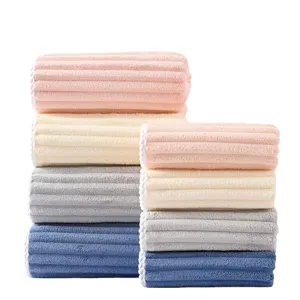 Set di asciugamani da bagno a righe in pile corallo, tessuti per la casa morbidi assorbenti pastello.