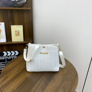 Womens Casual Straw Crossbody Bag Fashion Woven Shoulder Bag Stylish Daily Handbag With Flower And Pearl
