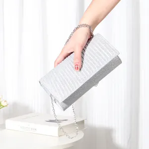 Elegante borsa da sera con glitter argentati e tracolla a catena per abito da festa
