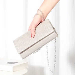 Elegante pochette da sera con strass glitter e catena per abito da festa da donna.