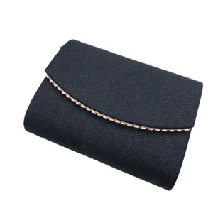 Sac de soirée scintillant noir élégant pour femmes, pochette de fête chic et sac à main tendance.