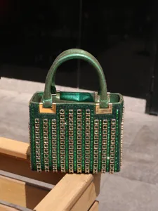 Green rhinestone evening handbag for women, luxury crystal party clutch and top handle bag.