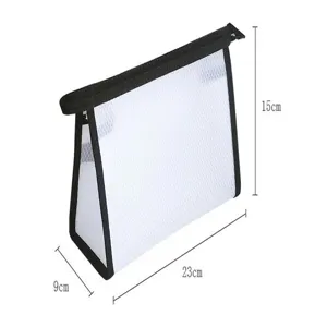 Vue détaillée du sac cosmétique en filet portable montrant dimensions précises et fermeture.
