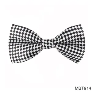 Nœud papillon classique à damier noir et blanc pour homme, idéal pour mariages et soirées.