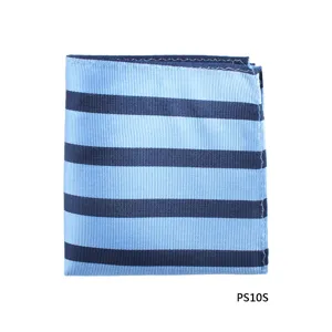 Blauwe gestreepte pochet zakdoek detailweergave klassiek zakelijk formeel pak accessoire