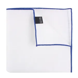 Pochette de costume blanche en lin pour homme avec ourlet roulé bleu, accessoire décontracté.