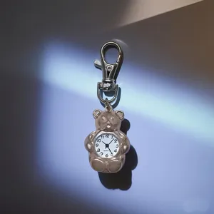 Simpatico portachiavi orsacchiotto orologio da tasca al quarzo, ciondolo in metallo per chiavi.