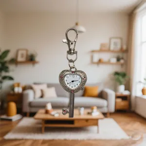Orologio da tasca a chiave a forma di cuore portachiavi al quarzo vintage accessorio carino