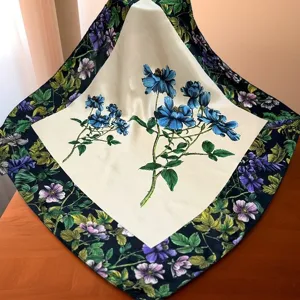 Women Mulberry Silk Square Scarf Vintage Floral Print Small Neck Scarf Elegant Retro Silk Neckerchief For Ladies
