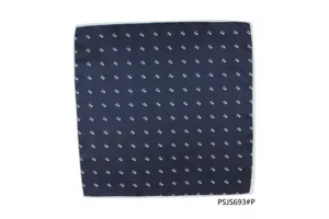 Blaues Totenkopf Muster Einstecktuch, feiner Rollsaum, glattes Mikrofaser Anzugaccessoire.