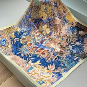 Γυναικείο τετράγωνο μεταξωτό μαντήλι twill λεπτομέρεια βοτανικής εκτύπωσης σχέδιο