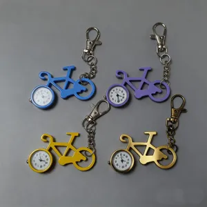 Leuke fietsvormige kwarts zakhorloge sleutelhanger, creatieve mode draagbare hangende klok.