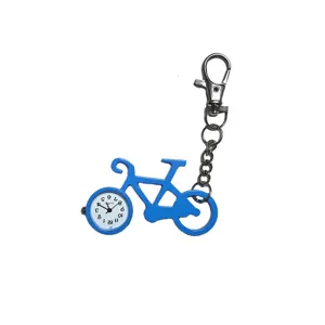Blauwe fietsvormige sleutelhanger quartz horloge met metalen haak, creatieve tas hangend accessoire.