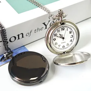 Orologio tascabile al quarzo vintage classico con catena lunga per uomo e donna