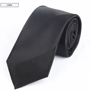 Klassische schwarze Business Krawatte mit Streifen, elegantes Polyester Seide Accessoire.