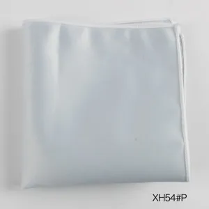 Heren effen lichtblauwe pochet kostuum zakdoek polyester zijde vierkante sjaal detail