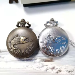 Set di orologi da tasca vintage bronzo e argento con squisito design in rilievo di pesce regalo.