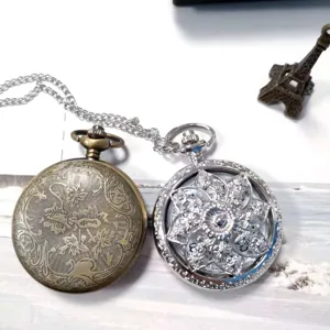 Orologio da tasca vintage cavo creativo studente orologio luminoso bronzo argento