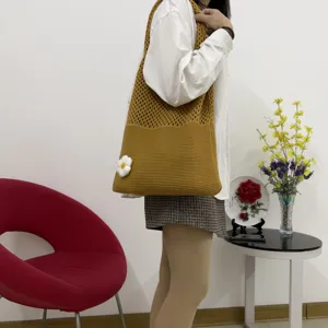 Koreanischer Vintage Strick-Umhängetasche große Kapazität alltagstaugliche Tasche mit Blume.