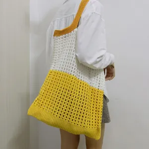 Große Kapazität Farbblock Häkeln Tote Bag, stylische hohle Strick Schultertasche.