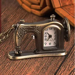 Antike Nähmaschine Form Quarz Taschenuhr Schlüsselanhänger Anhänger, Retro Bronze Metall Accessoire.
