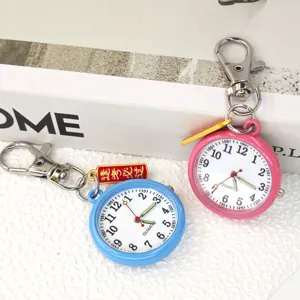 Minimalistisch Leuchtend Quarz Taschenuhr Schlüsselanhänger Schüler Prüfung Hängeuhr Zinklegierung Klein Zifferblatt Tragbare Modische Uhr