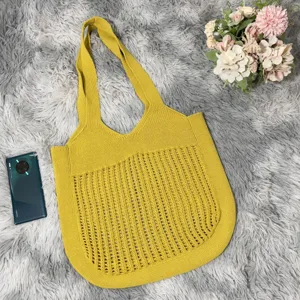 Gelbe Strick-Tragetasche mit Netz-Ausschnitt-Design, stilvolle Umhängetasche für Damen neu.