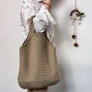Braune gestrickte Umhängetasche für Damen, Retro lässige große Tragetasche für den Alltag.