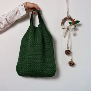 Dunkelgrüne Strick Damentasche im Retro Stil, lässige Schultertasche mit großem Fassungsvermögen.