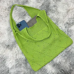 Gruene Strick Totetasche Detailansicht, bequeme Umhaengetasche fuer Damen, Alltag Tasche