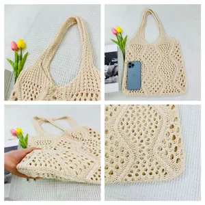 Detailansichten der beigen Strick-Häkel-Tasche, zeigen feine Textur und bequeme Henkel.