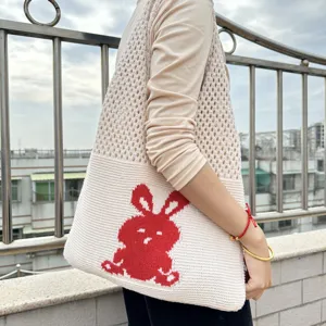 Koreanischer Strick-Shopper mit süßem rotem Hasen-Muster, große lässige Umhängetasche.
