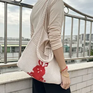 Beige Strick Tote Bag für Damen, süßes rotes Kaninchenmuster Schultertasche, große Kapazität.