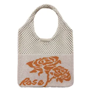 Gestrickte Damentasche Häkel-Shooter Tasche mit orangenem Rosenmuster und Flecht-Design.