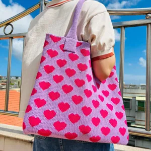 Llila Strick-Shopper-Tasche mit rosa HerzMuster, modische Umhängetasche für Damen.