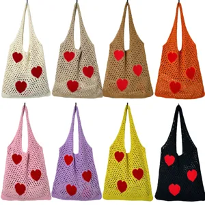 Damen Strick Netz Schulter Tasche Freizeit hohle gewebte Handtasche mit rotem Herzmuster mehrfarbig.
