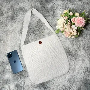 Beige gestrickte Umhängetasche für Damen, lässige Zopfmuster Tote Bag mit Knopfverschluss.